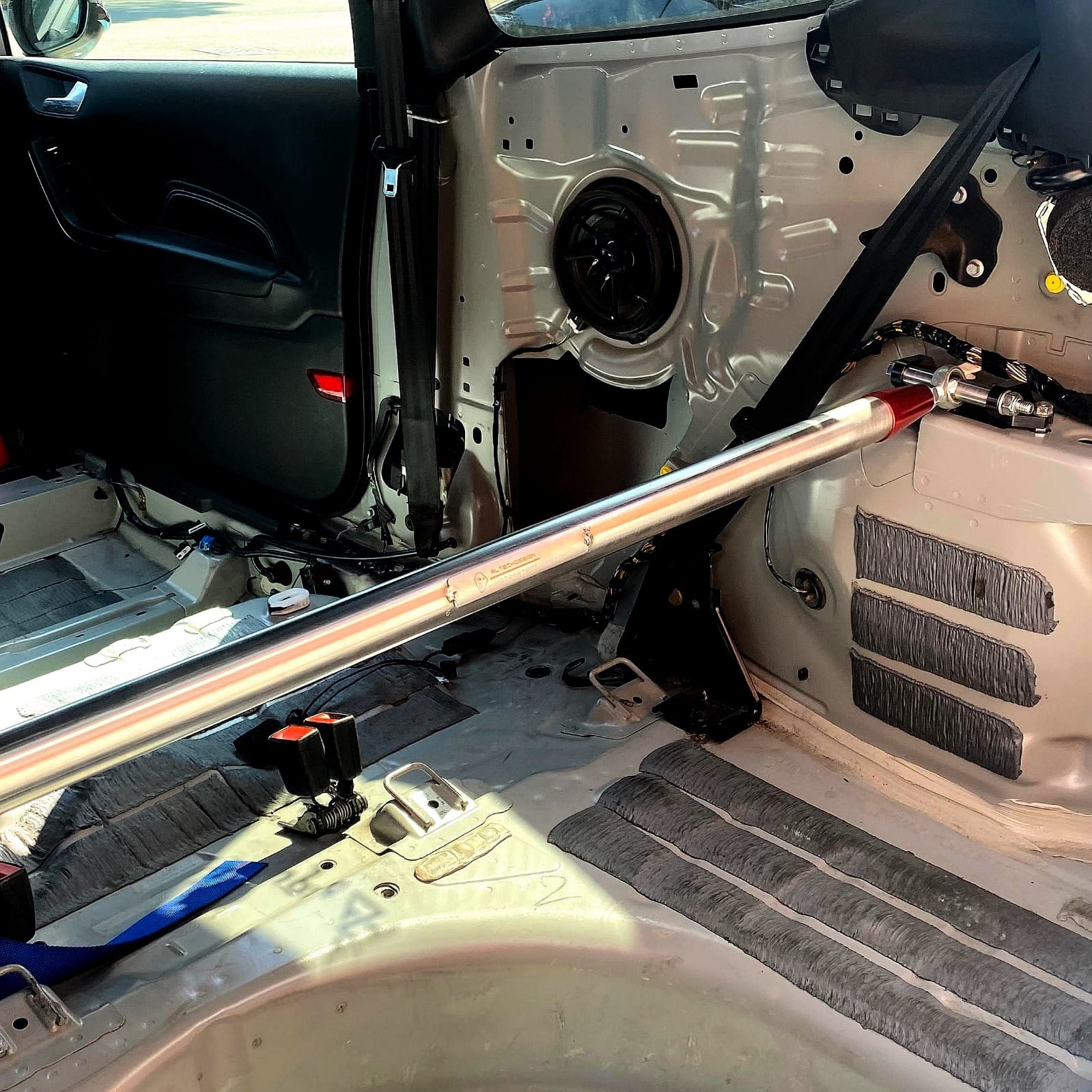 Barra bagagliaio trunk Ford Fiesta Mk8 Mk8.5 acciaio inox